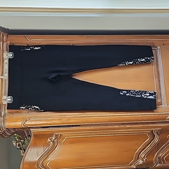 Marc New York legings with lace trim. Size medium.  Excellent - Picture 1 of 9